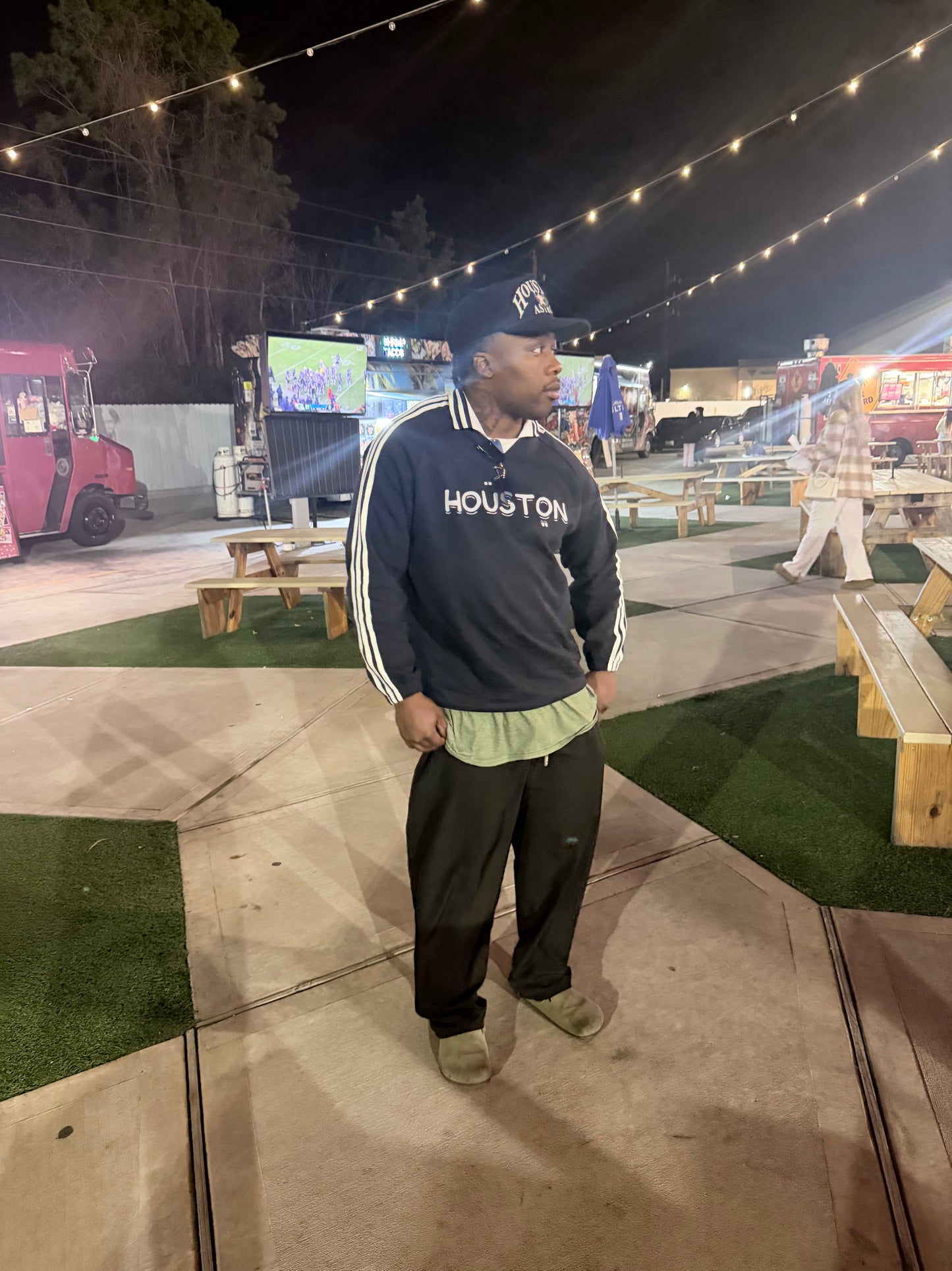 Hoüstön Sweater
